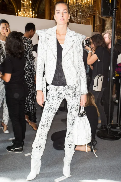 Look 25
